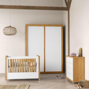 Dormitório Tutto New 2 Portas, Cômoda 4 Gavetas e Berço Branco Soft/Freijó com Colchão D18 - Matic Móveis 