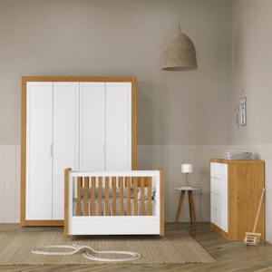 Dormitório Tutto New 4 Portas, Cômoda 1 Porta, Berço Branco Soft/Freijó com Colchão D18 e Mesinha - Matic Móveis  