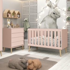 Jogo de Quarto Infantil Noah Retrô Cômoda 4 Gavetas e Berço Rosa Fosco com Pés Madeira Natural - Reller Móveis 